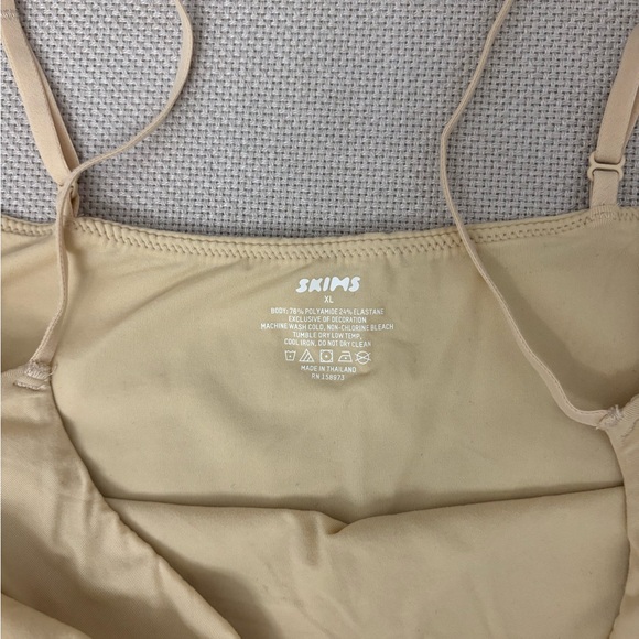 SKIMS Fits Everybody Cami Bodysuit size XL - Picture 7 of 7